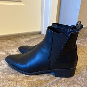 Steve Madden Jumble boot size 8